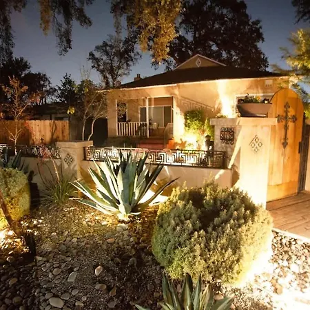 Villa Seq Parks-House With Hot Tub Fire Pit Koi Pond Outdoor Kitchen à Visalia Extérieur photo