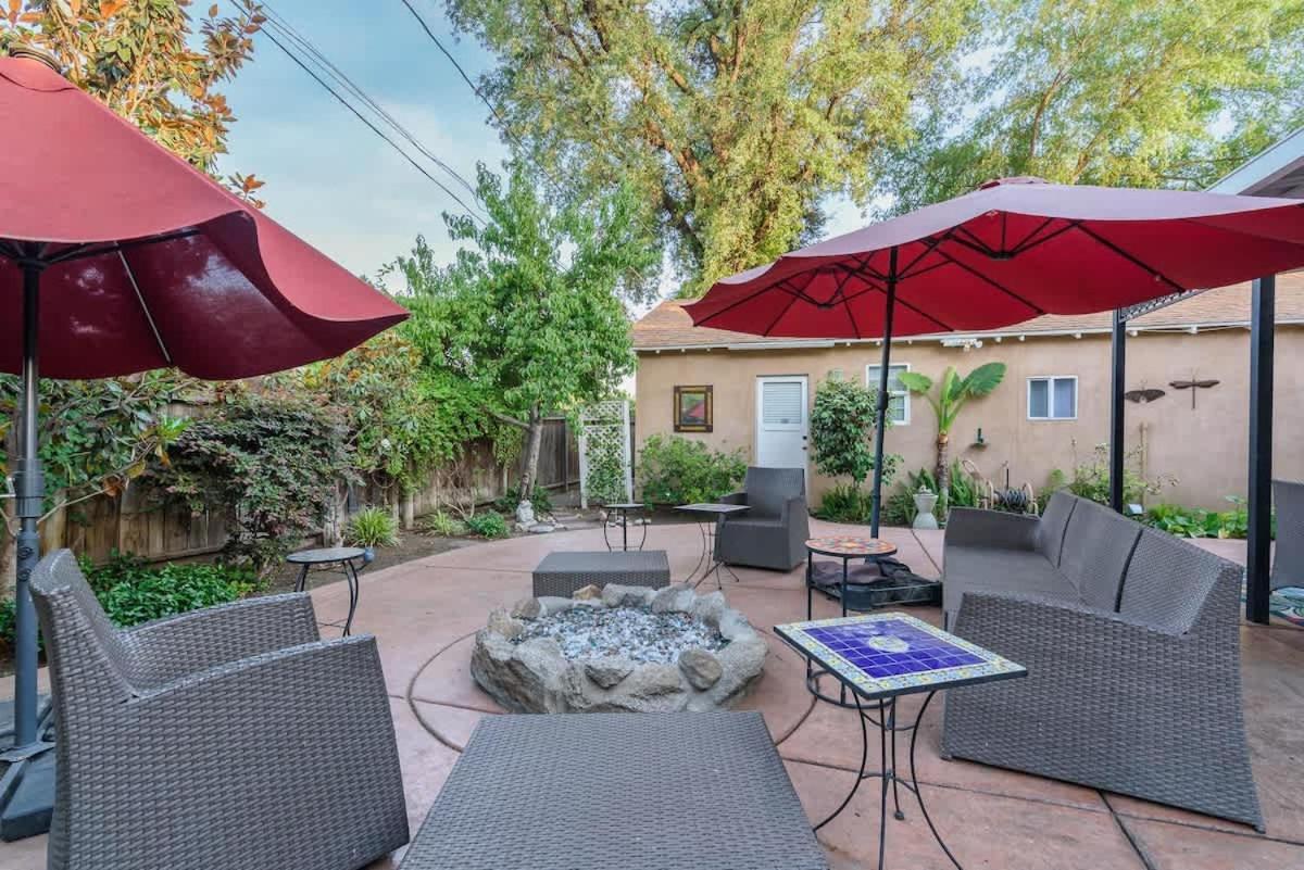 Holiday home Seq Parks-house With Hot Tub Fire Pit Koi Pond Outdoor Kitchen Visalia