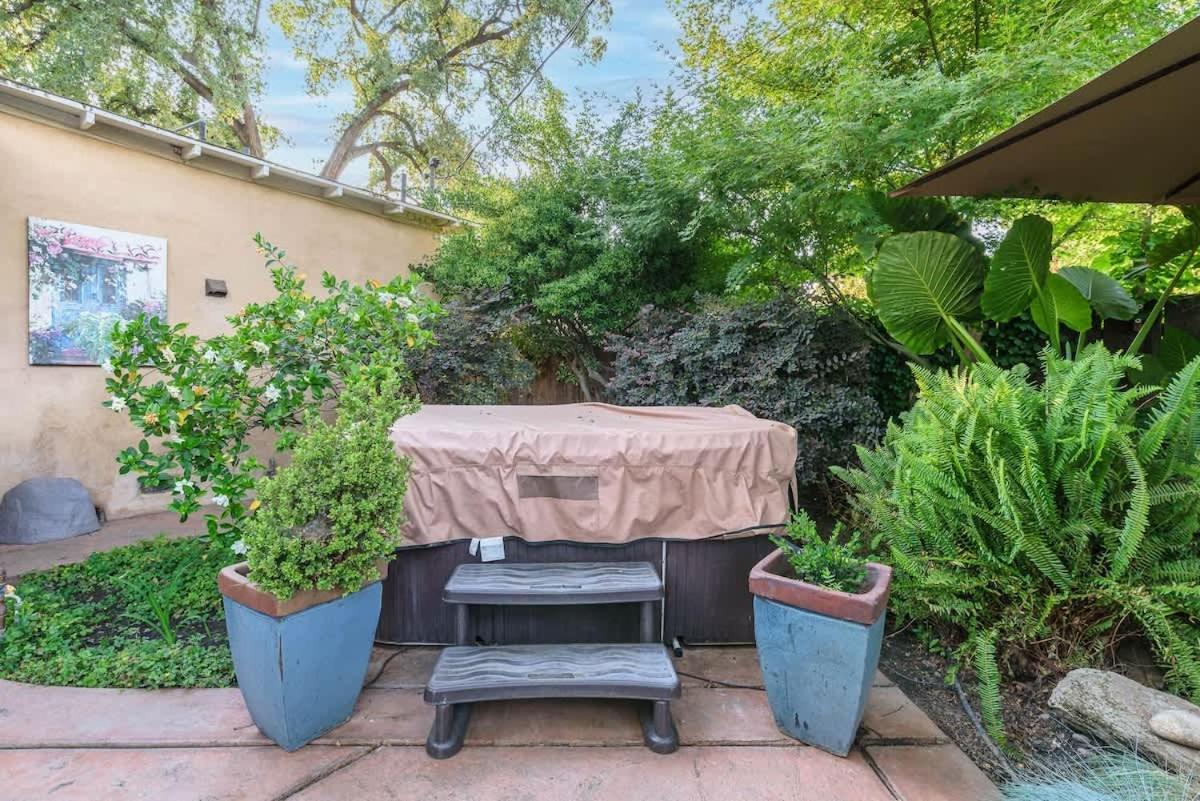 Seq Parks-house With Hot Tub Fire Pit Koi Pond Outdoor Kitchen * Visalia