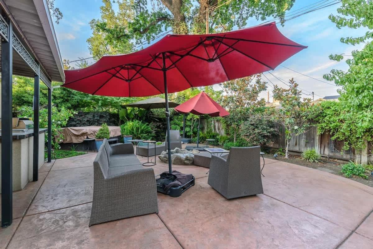 Seq Parks-house With Hot Tub Fire Pit Koi Pond Outdoor Kitchen Holiday home *