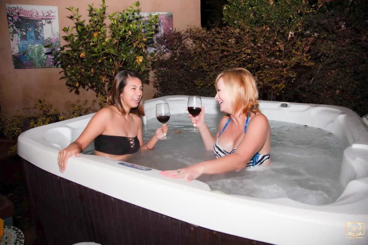 Seq Parks-house With Hot Tub Fire Pit Koi Pond Outdoor Kitchen Holiday home *